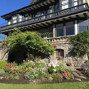 Prior Castle Bed and breakfast Victoria