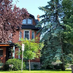 https://angelas-bed-breakfast-ottawa.ottawa-hotel.net